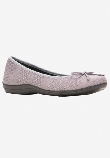 Heartbreaker Flats by Soft Style - Soft Style - Click Image to Close
