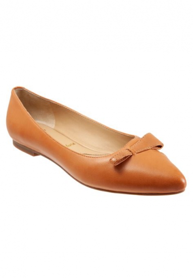 Erica Pointed Flats - Trotters - Click Image to Close