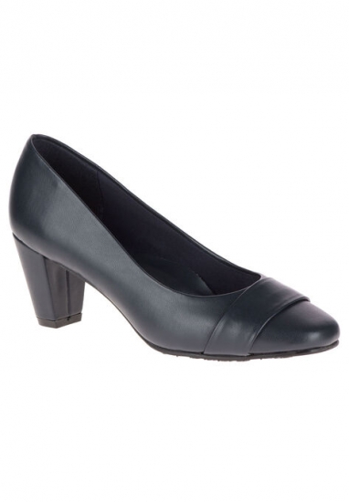 Mabry Pumps by Soft Style - Soft Style - Click Image to Close
