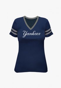 Yankees V-Neck Tee - MLB